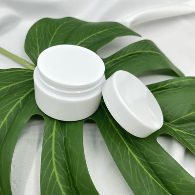 مجموعة السفر البلاستيكية مستحضرات التجميل الجرار الممعدنة حاويات كريم الوجه الفارغة 15 جرام اللون حسب الطلب